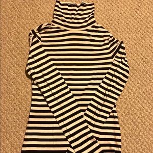 5/$25 Black & White Striped Turtleneck *Read Note